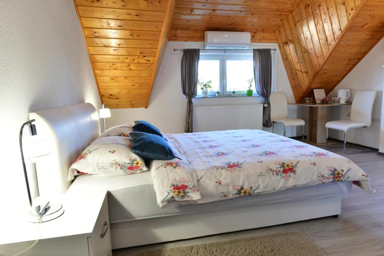 Guest House Jagoda Rakovica Bagian luar foto