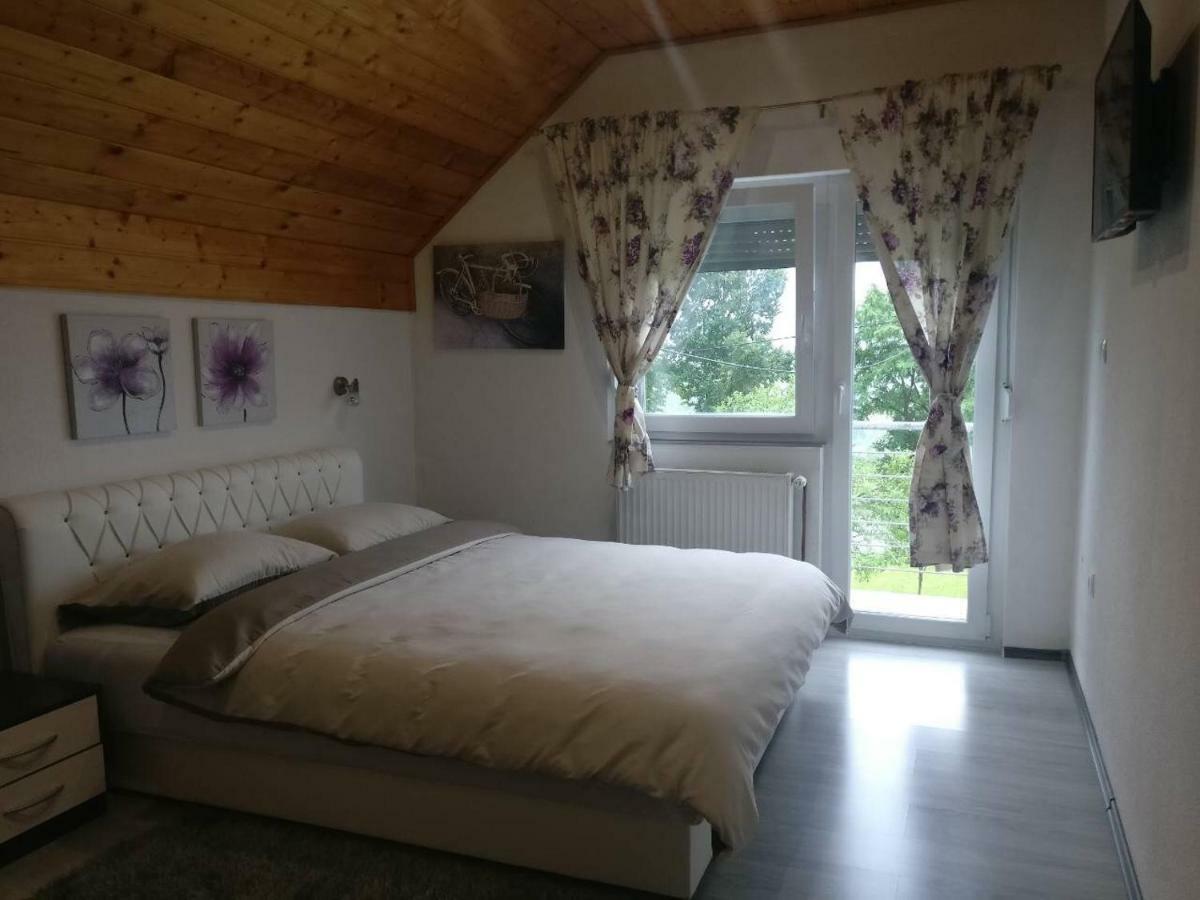 Guest House Jagoda Rakovica Bagian luar foto